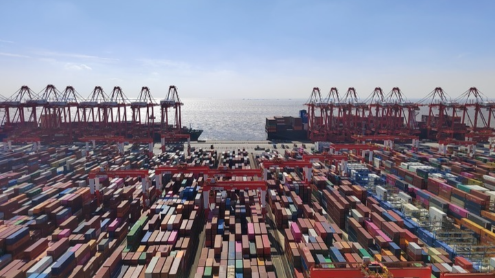 В первом полугодии 2024 года объем внешней торговли Шанхая достиг рекордно высокого уровня