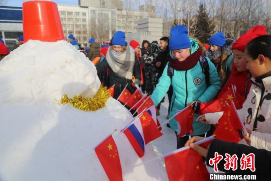 Неделя китайско-российского подросткового творчества прошла в городе Хэйхэ 