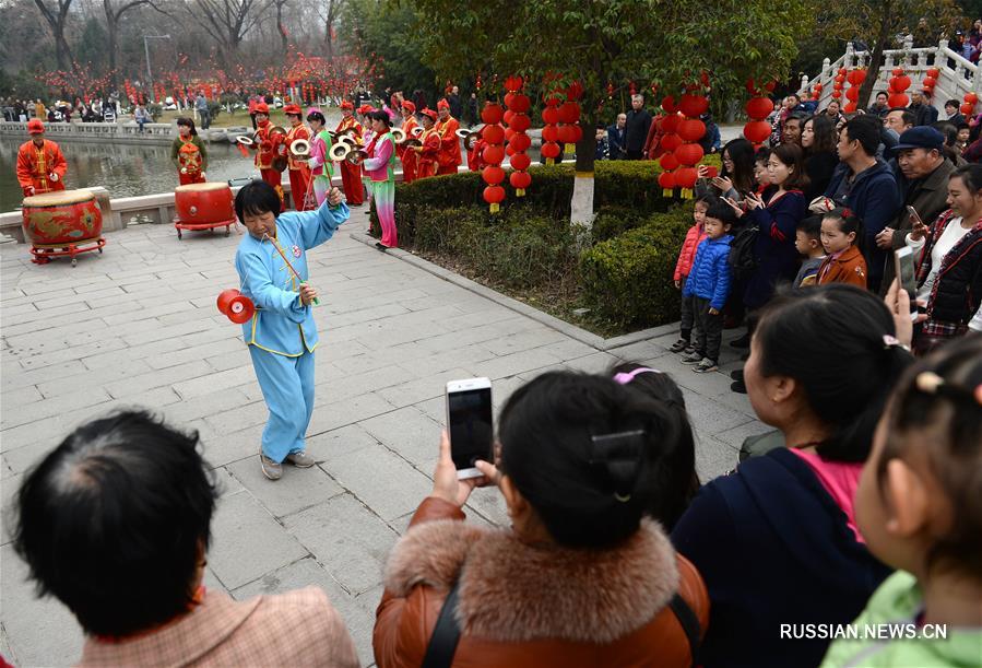 Новогодняя храмовая ярмарка в Сиане (Синьхуа/Лю Сяо)