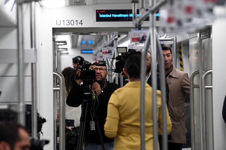 Ввод в эксплуатацию поездов метро китайского производства в Стамбуле