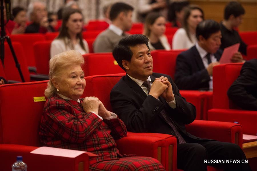 Концерт "Вечные воспоминания" в посольстве КНР в РФ (Фотографии Синьхуа/Евгений Синицын)